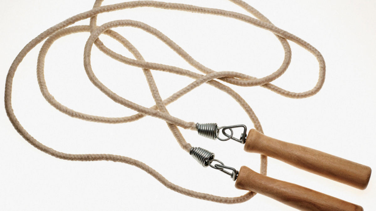 【1年生男子】後ろあや跳び20回達成　手の通り道を整理し、安定した回転で回数を伸ばしました　