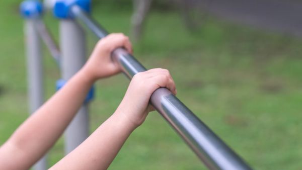 【新年中男子】逆上がり成功までの道のり　腕の力と基本動作を積み上げ、定期レッスン2ヶ月で形を完成させました